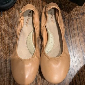 Hush puppies ballet flats cogngac/beige size 7.5